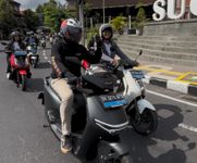 Riding EV Meriahkan Bali EV Fest 2025, PLN Pastikan 275 SPKLU Tersebar di Bali Riding EV Meriahkan Bali EV Fest 2025, PLN Pastikan 275 SPKLU Tersebar di Bali