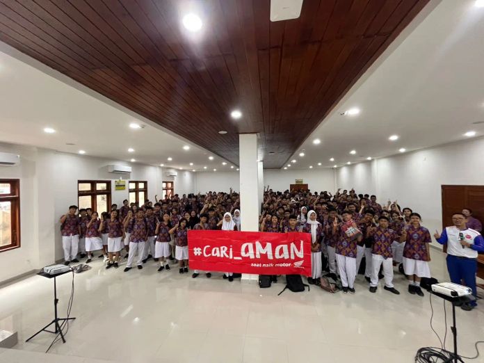 Astra Motor Bali Bekali 150 Siswa SMKN 2 Kuta Selatan dengan Edukasi Safety Riding