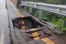 Trotoar Jembatan Titi Sudamala Besakih Jebol Lagi, Warga Soroti Kualitas Proyek Trotoar Jebol