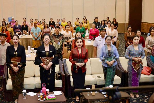 BaliPortalNews_ Bunda PAUD Ketua Pokja Bunda PAUD Kota Denpasar, Ny. Ayu Kristi Arya Wibawa Hadiri Penguatan Peran Bunda PAUD Dalam Implementasi Wajib Belajar 13 Tahun dan 1 Tahun Pra Sekolah.