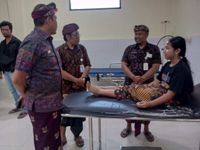 Keluhan Warga Menumpuk, Bupati Gus Par Sidak Puskesmas Bebandem Bupati Sidak
