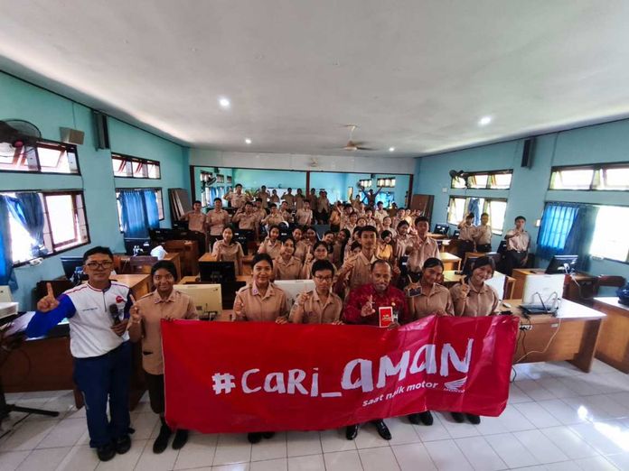Astra Motor Bali Ajak Siswa SMAN 1 Gianyar Belajar Safety Riding dengan Suasana Happy