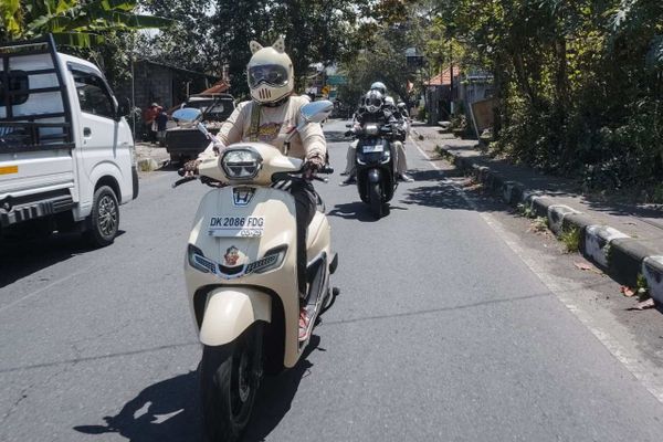 Cuaca Panas Terik, Astra Motor Bali Bagikan Jurus #Cari_Aman Agar Pengendara Tetap Nyaman dan Fokus di Jalan