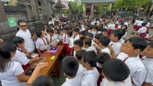 Laksana Becik Ajak Murid SD No. 11 Jimbaran Kelola Minyak Jelantah Jadi Lilin Ramah Lingkungan Laksana Becik Ajak Murid SD No. 11 Jimbaran Kelola Minyak Jelantah Jadi Lilin Ramah Lingkungan