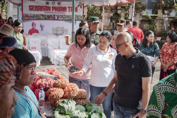 Wabup Diar Tinjau Pasar Tani, Dorong Stabilitas Harga dan Kemandirian Pangan Lokal