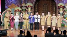 Wali Kota Jaya Negara Kukuhkan Tim Satgas Perlindungan Guru dan Tenaga Kependidikan Kota Denpasar Wali Kota Jaya Negara Kukuhkan Tim Satgas Perlindungan Guru dan Tenaga Kependidikan Kota Denpasar