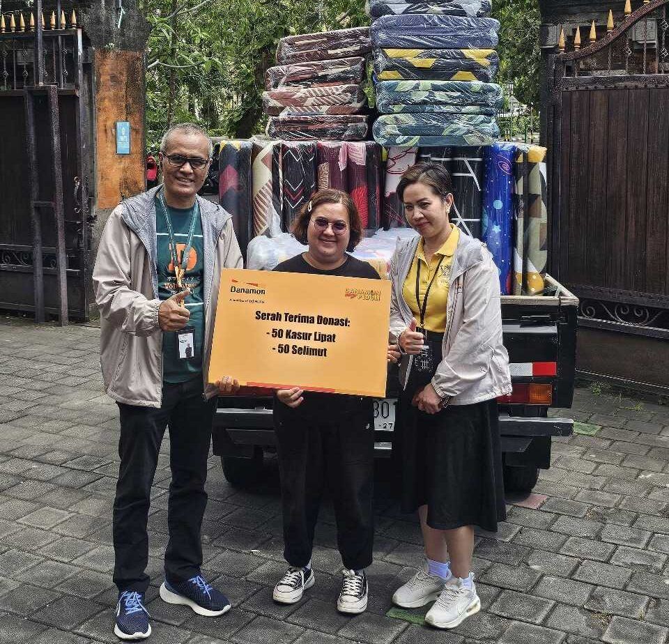 Bantuan Banjir Bank Danamon