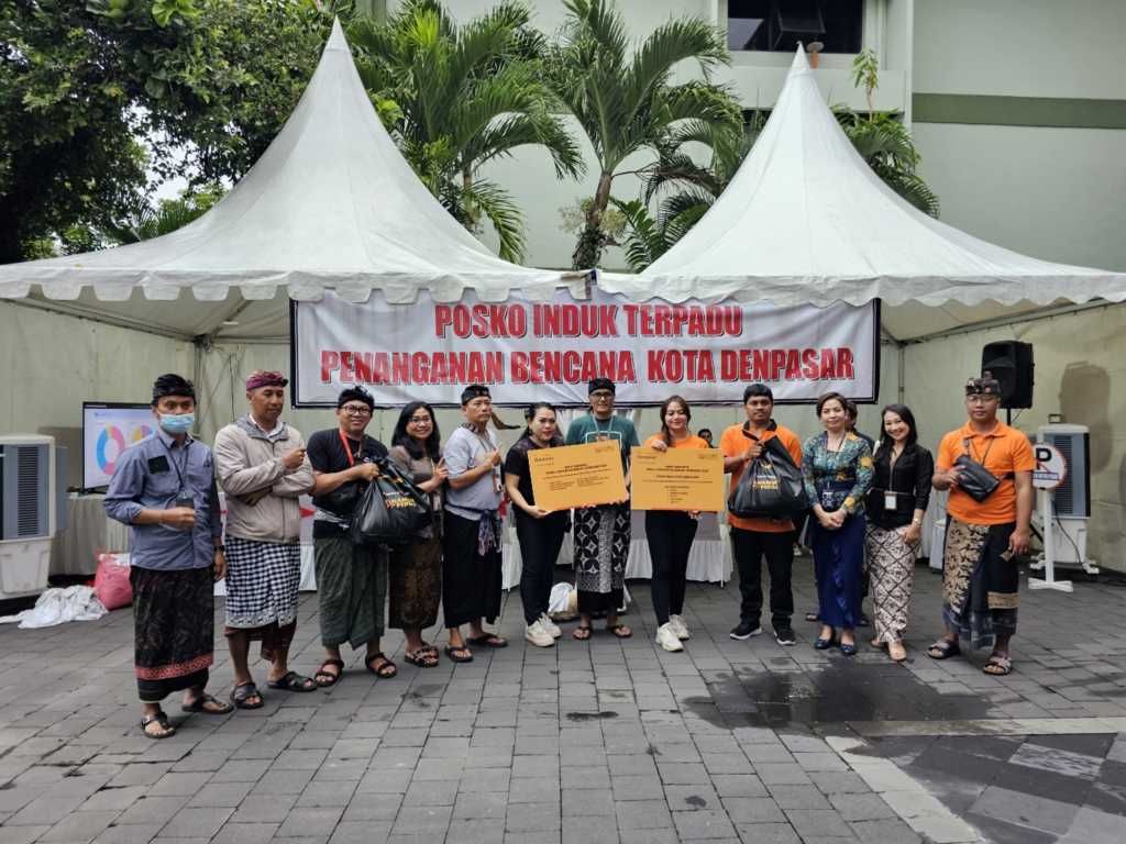 Bantuan Banjir Bank Danamon