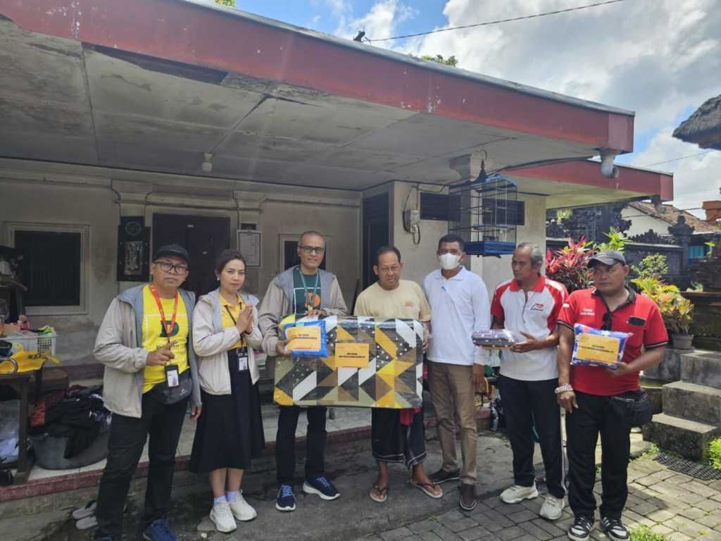 Bantuan Banjir Bank Danamon
