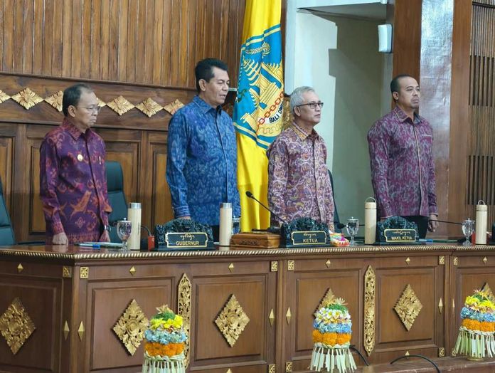 DPRD Bali Bahas Raperda APBD dan Penyertaan Modal Daerah, Gubernur Koster Beri Penjelasan Lengkap