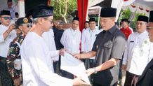 Wabup Supriatna Dorong Santri Buleleng Kuasai Ilmu Agama dan Teknologi untuk Bangun Daerah Hari Santri Nasional Tahun 2025