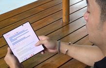 Efisiensi Bisnis Naik 30%, Pelaku Usaha Ungkap Peran Galaxy AI & Gemini di Galaxy Z Series Transcript Assist dan Writing Assist di Galaxy Z Series membantu kamu mengubah rekaman meeting menjadi laporan profesional dalam sekejap.