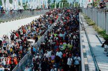 MotoGP Indonesia 2025 Tembus 140 Ribu Penonton MotoGP Indonesia 2025 Tembus 140 Ribu Penonton