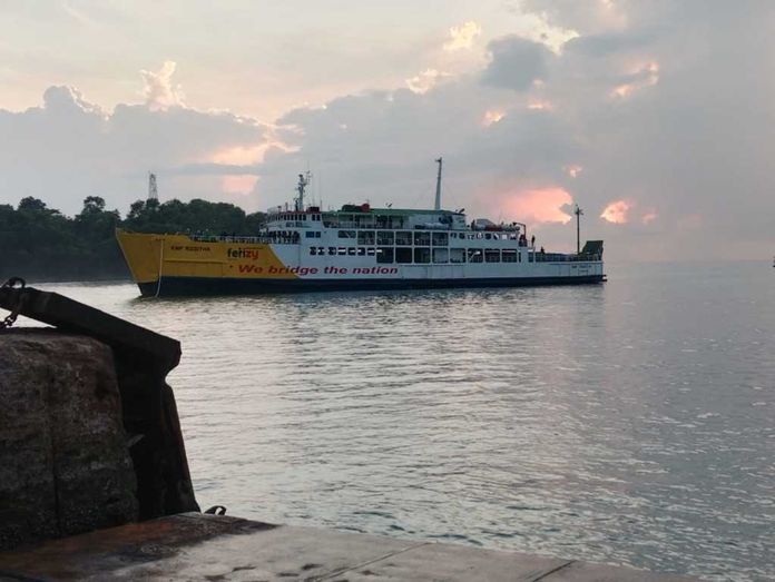 Surut _bpn Air Laut Surut Ekstrem, KMP Rodhita Sempat Kandas di Alur Pelabuhan Padangbai