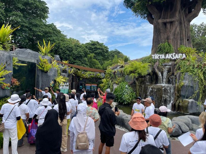 Taman Safari Indonesia Ajak Anak Pejuang Kanker Berwisata Edukatif
