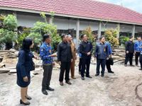Bupati Buleleng Tinjau Revitalisasi Sekolah, Usulkan Hibah Tanah untuk Perluasan Kelas Revitalisasi Sekolah
