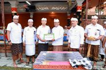 Sekda Alit Wiradana Hadiri Karya Melaspas di Pura Desa Adat Sumerta Karya Melaspas