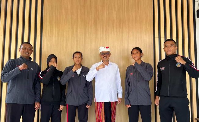 Gelorakan Semangat Juang! Wakil Bupati Bangli Lepas Kontingen Atlet Menuju POPNAS XVII Jakarta
