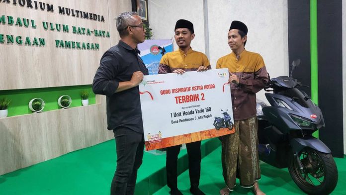 Peringati Hari Guru, Yayasan AHM Apresiasi Dedikasi Guru Inspiratif