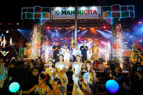 Hari Pertama HUT ke-16 Mangupura, Suguhkan Janger Lansia, Tenant UMKM hingga Festival Budaya