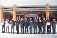 Tiga OPD Kabupaten Buleleng Terima Penghargaan Inovasi Terbaik Perangkat Daerah 2025 Tiga OPD Kabupaten Buleleng Terima Penghargaan Inovasi Terbaik Perangkat Daerah 2025