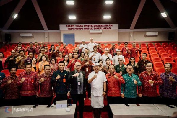 Bupati Bangli Buka Sosialisasi Pemerintahan Digital “Bukan Lagi Pilihan, tetapi Keniscayaan”