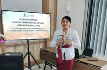 Kuningan dan Kesadaran Diri: Memuliakan Tri Śarīra di Era Digital rma Susanthi selaku Penyuluh Agama Hindu di Kantor Kementerian Agama Buleleng