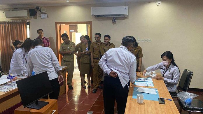 Tes Urine Dadakan, 34 Pegawai BKPSDM Karangasem Negatif, Tiga Berhalangan Hadir