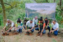 Yayasan AHM Kolaborasi dengan Masyarakat Pekalongan Lestarikan Satwa Owa Jawa Yayasan AHM Kolaborasi dengan Masyarakat Pekalongan Lestarikan Satwa Owa Jawa