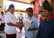 Kunker Hari Pertama Bupati Buleleng Tinjau Pembangunan Jalan Kalibukbuk dan Ruang Kelas SMPN 8 Singaraja Kunker Hari Pertama Bupati Buleleng Tinjau Pembangunan Jalan Kalibukbuk dan Ruang Kelas SMPN 8 Singaraja