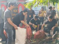Komitmen Atasi Masalah Sampah, Tiap Jumat Wajib Lakukan “Gerakan Buleleng Bersih Sampah” Komitmen Atasi Masalah Sampah, Tiap Jumat Wajib Lakukan “Gerakan Buleleng Bersih Sampah”