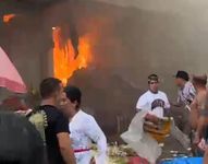 Pemadam Terlambat Akibat Jalan Amblas, Kerugian Puluhan Juta di Pasar Menanga Pemadam Terlambat Akibat Jalan Amblas, Kerugian Puluhan Juta di Pasar Menanga
