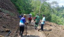 Akibat Hujan Deras, Jalan di Batu Gede Sempat Tertutup Beberapa Jam Akibat Hujan Deras, Jalan di Batu Gede Sempat Tertutup Beberapa Jam