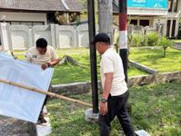 Satpol PP Denpasar Kembali Tertibkan Baliho dan Spanduk Liar di Ruas Jalan Kota Denpasar Tertibkan Baliho dan Spanduk
