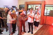 Wawali Arya Wibawa Resmikan Etalase Jendela Perjuangan Pahlawan, Jadi Sarana Edukasi Moral dan Inspirasi Generasi Muda Etalase Jendela Perjuangan Pahlawan