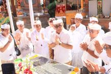 Wali Kota Jaya Negara Hadiri Abulan Pitung Dina Karya Padudusan di Pemerajan Agung Sakti Padangsambian Karya Mamungkah
