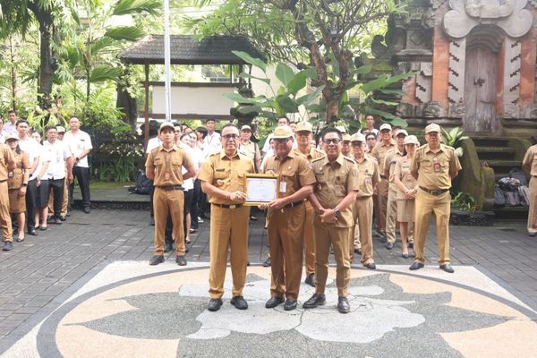 Pelepasan dan Perpisahan