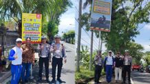 Astra Motor Bali – Polres Badung Pasang Plang Keselamatan di Titik Rawan Astra Motor Bali - Polres Badung Pasang Plang Keselamatan di Titik Rawan