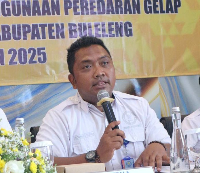 Kepala BNNK Buleleng Komang Yuda Murdianto saat memberikan keterangan dalam pers rilis akhir tahun BNNK Buleleng, Rabu (24/12/2025). Sumber Foto : Istimewa