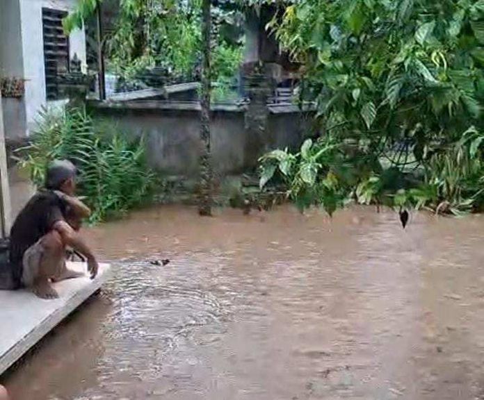 Hujan Lebat Picu Banjir di Gegelang, Antiga dan Antiga Kelod
