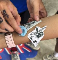 Cara memasang tato temporary di Bali Paper Ink