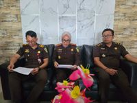 Kejari Karangasem Tunggu Hasil Audit, Dugaan Korupsi Dana Hibah Desa Adat Bukit Masuki Final Penyidikan Kejari Karangasem Tunggu Hasil Audit, Dugaan Korupsi Dana Hibah Desa Adat Bukit Masuki Final Penyidikan