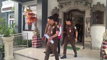 Oknum Pegawai Bank Plat Merah di Karangasem Resmi Jadi Tersangka Korupsi Dana Nasabah Oknum Pegawai Bank Plat Merah di Karangasem Resmi Jadi Tersangka Korupsi Dana Nasabah