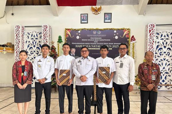 BaliPortalNews_ Napi Lapas Natal Terima RK Natal, Dua Orang Warga Binaan Lapas Tabanan Langsung Bebas