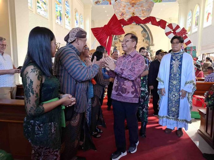 Bupati Sutjidra Pantau Kelancaran Ibadah Natal 2025, Siap Sambut Tahun Baru dengan Budaya Lokal