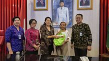 TP PKK Bangli Gandeng BPD Bali Salurkan Bantuan, Gerakan “Genting” Diharapkan Tekan Angka Stunting TP PKK Bangli Gandeng BPD Bali Salurkan Bantuan, Gerakan "Genting" Diharapkan Tekan Angka Stunting