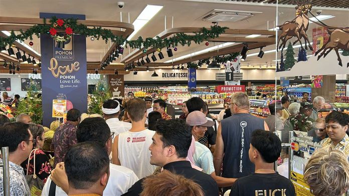 Warga Singaraja Serbu Gerai Pepito Market Singaraja. Sumber Foto : tis/bpn