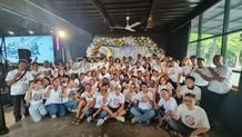 The Silver Chapter: Hangatnya Reuni Alumni Tahun 2000 Foursma Singaraja The Silver Chapter: Hangatnya Reuni Alumni Tahun 2000 Foursma Singaraja