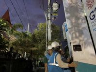 PLN Siapkan Belasan Posko Siaga dan Yantek Saat Natal dan Tahun Baru 2026 Manajemen PLN UP3 Bali Utara melakukan pemeriksaan kembali kendaraan pendukung siaga Nataru di Gereja Katolik Paroki Santo Paulus Singaraja. Sumber Foto : Istimewa
