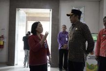 Gus Par Sidak Puskesmas Selat, Minta Tenaga Medis Utamakan Pasien Gus Par Sidak Puskesmas Selat, Minta Tenaga Medis Utamakan Pasien